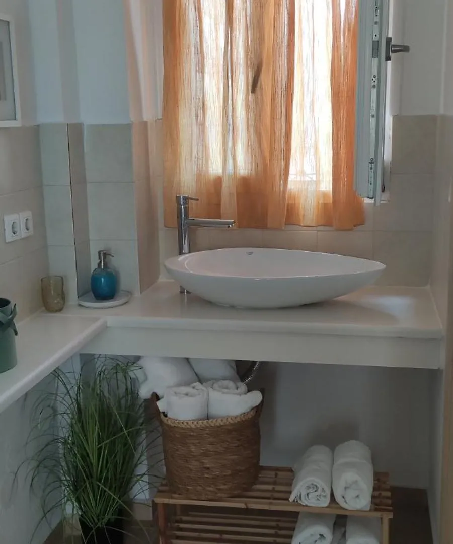 بيت ضيافة Neaktion Apartments نيكيتي