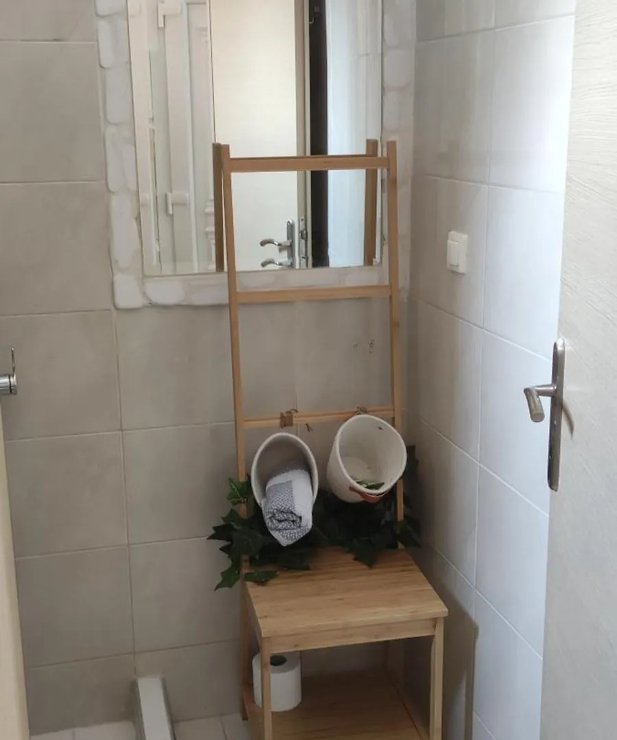 Neaktion Apartments نيكيتي 5*,