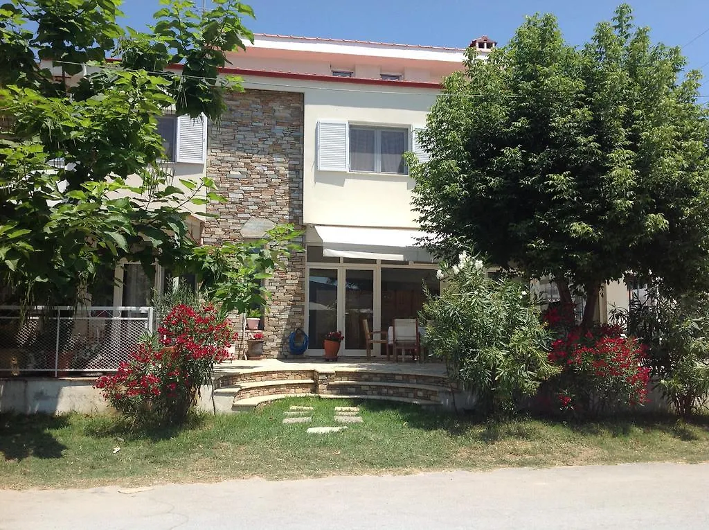 Neaktion Apartments نيكيتي